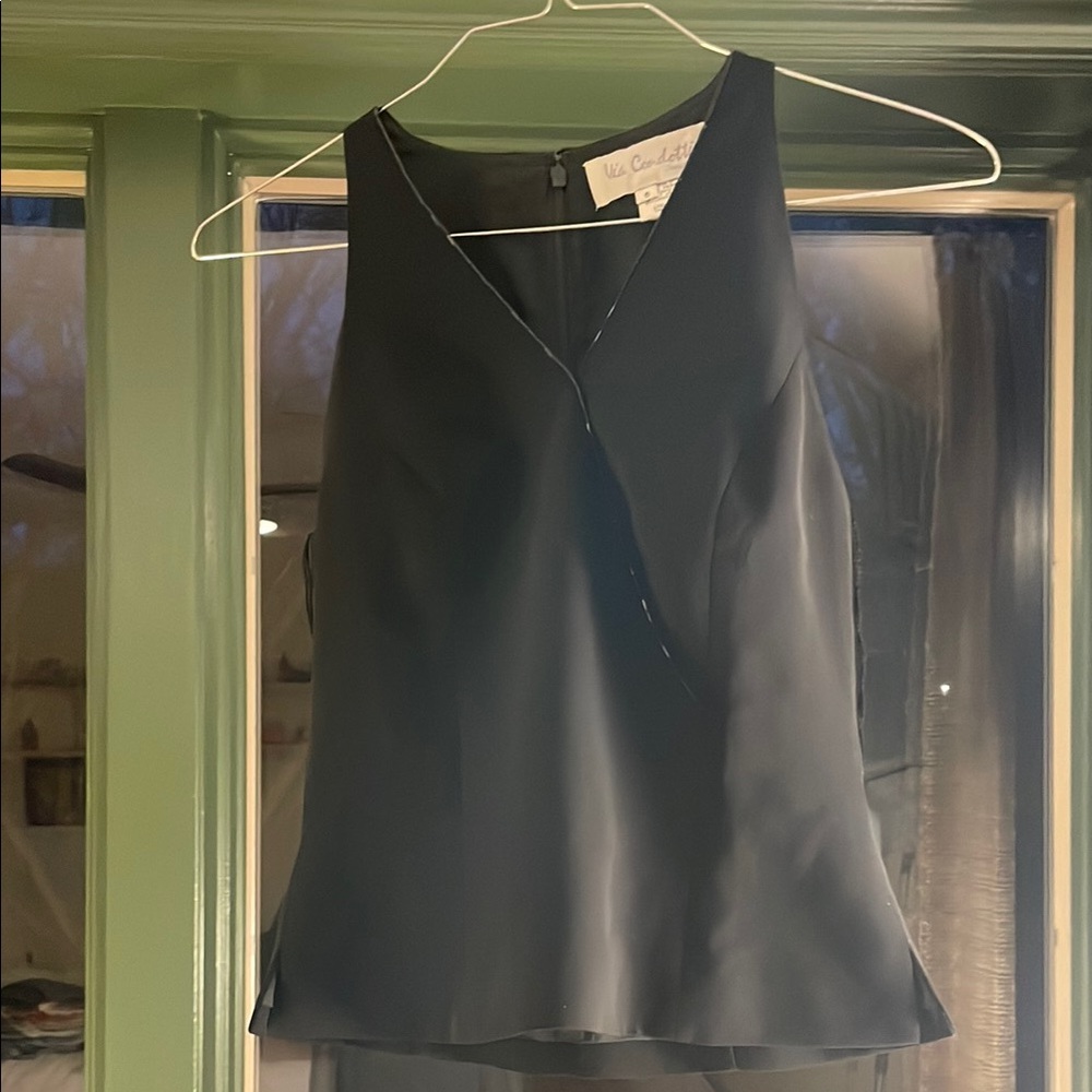 Black Sleeveless Top